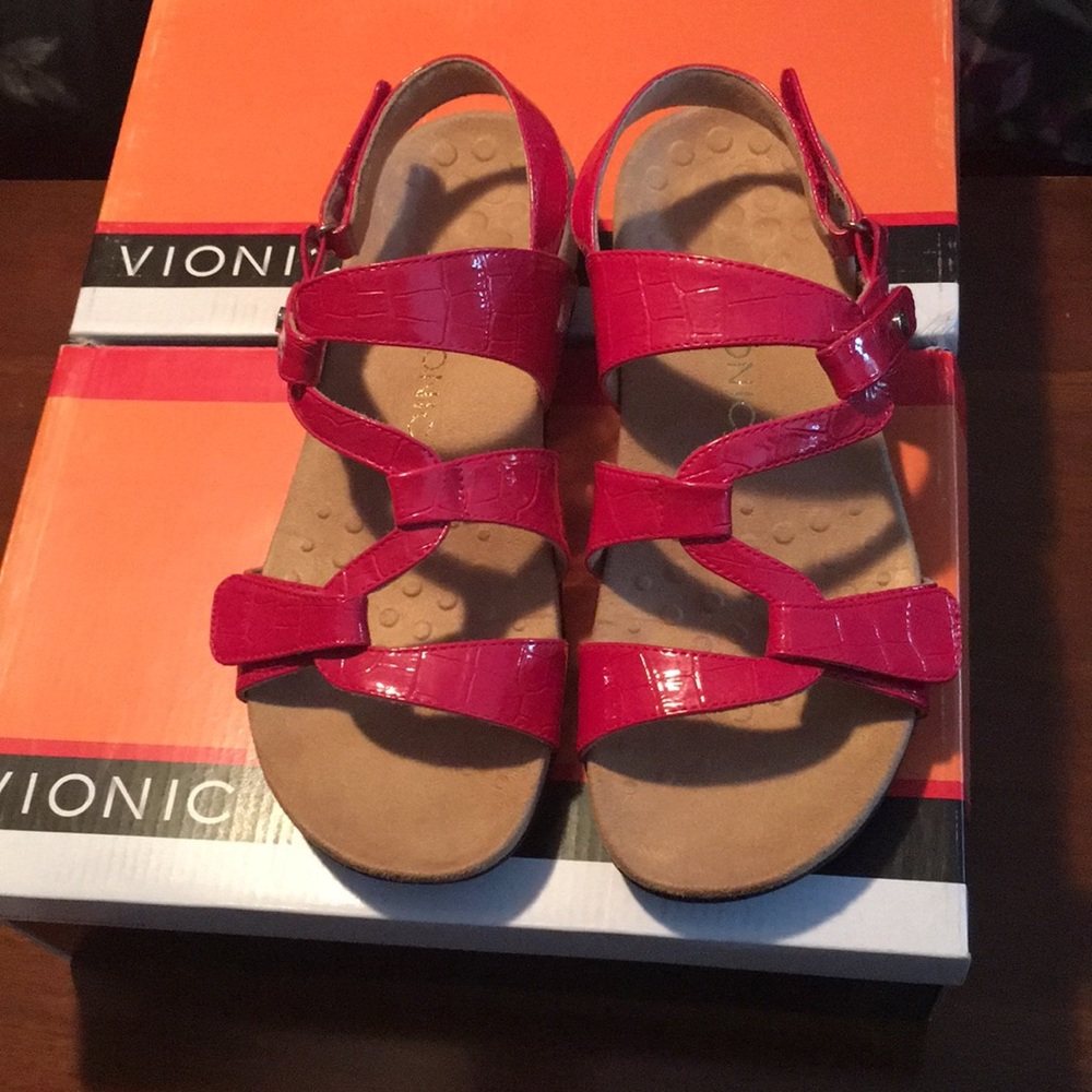 Vionic Red Croco Women’s Size 10 Sandal